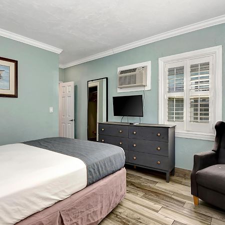 Shoreline Suites & Cabana Cottages - Beachfront デイトナ・ビーチ エクステリア 写真