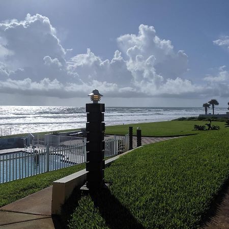 Shoreline Suites & Cabana Cottages - Beachfront デイトナ・ビーチ エクステリア 写真