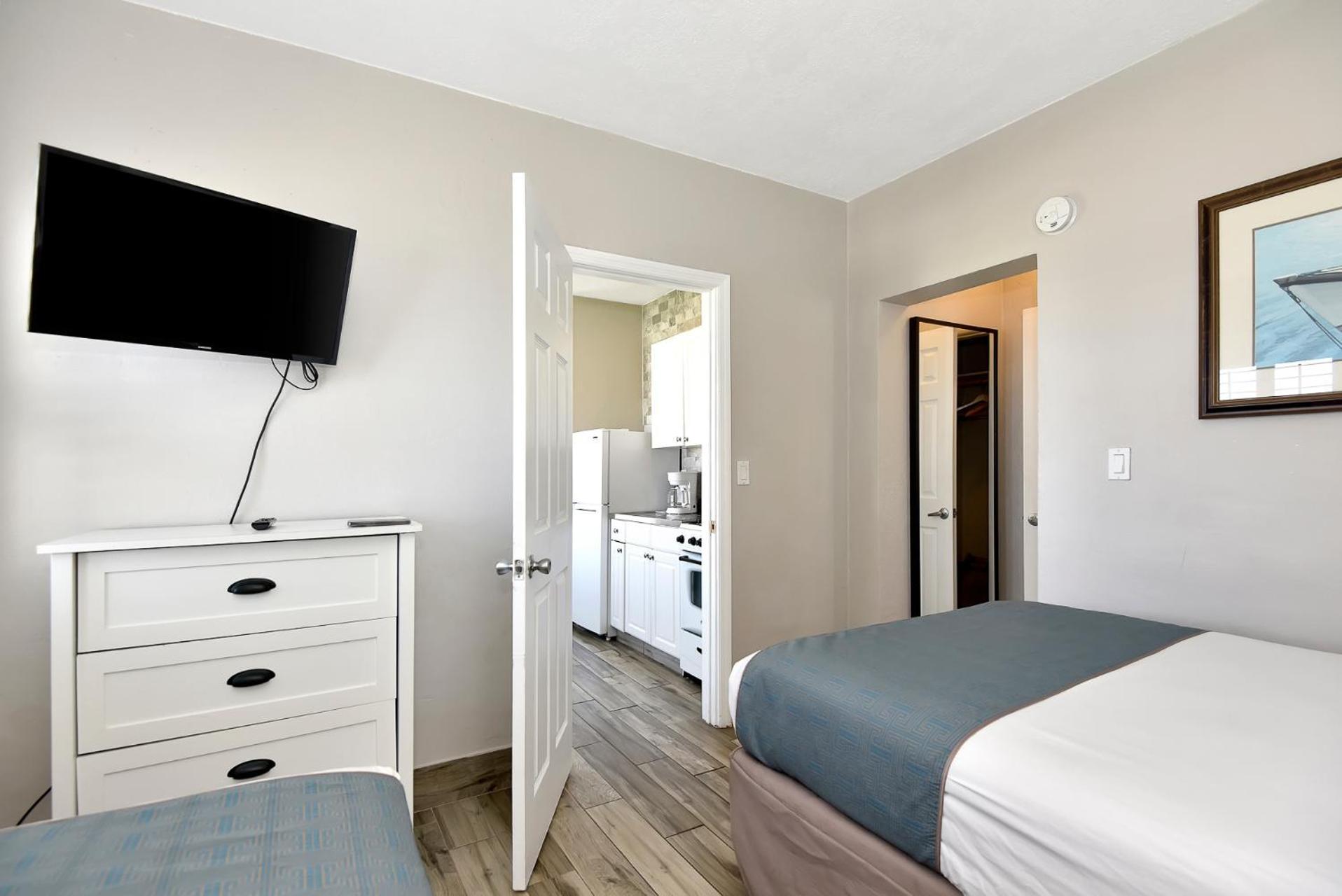 Shoreline Suites & Cabana Cottages - Beachfront デイトナ・ビーチ エクステリア 写真