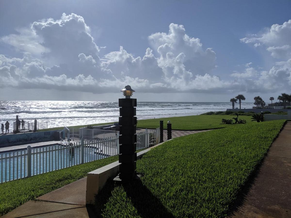 Shoreline Suites & Cabana Cottages - Beachfront デイトナ・ビーチ エクステリア 写真